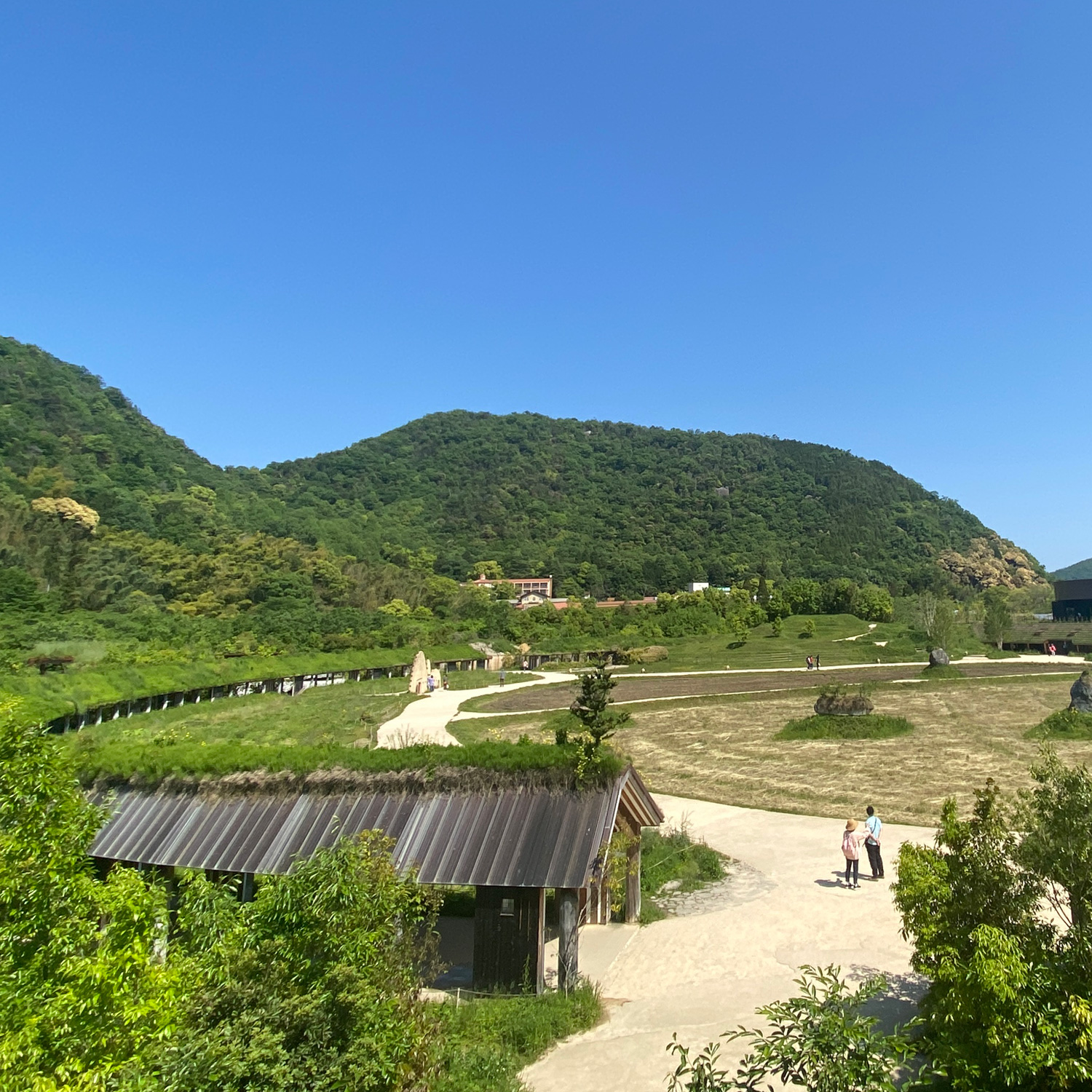八幡山と回廊